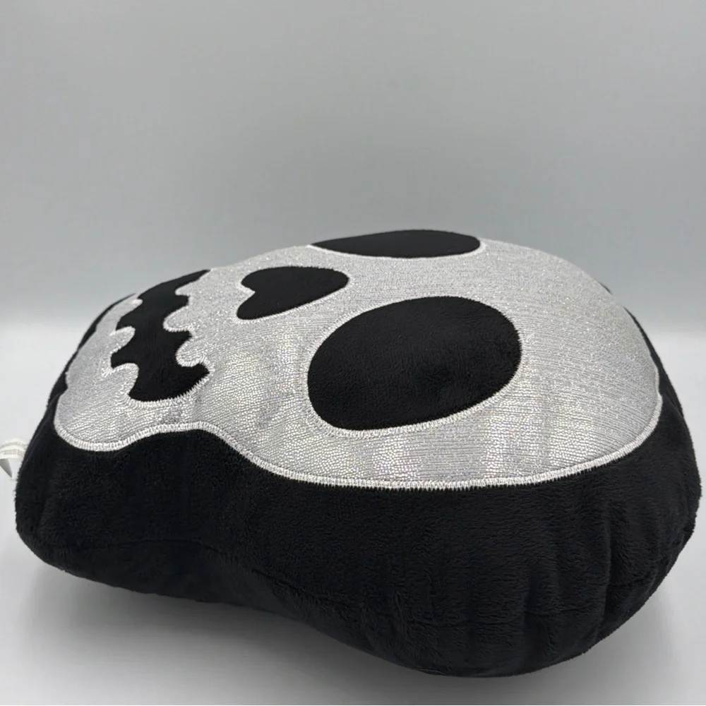 Halloween Skull Velvety Soft Throw Pillow Skeleton 2024 Black